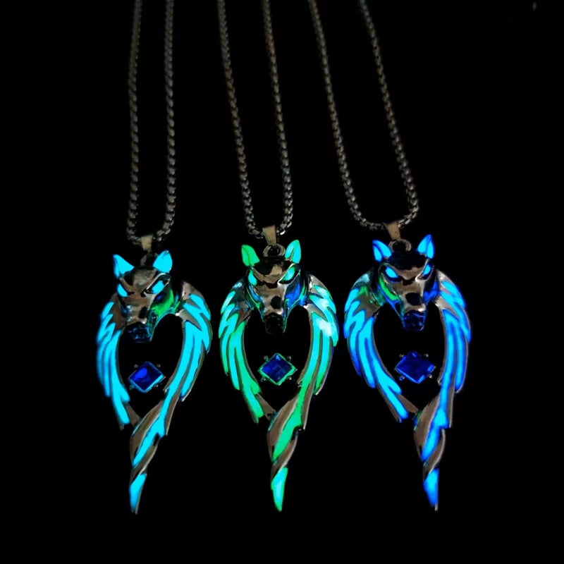 Fashion Wolf Pendant Necklaces for Men Glow Domineering Animal Vintage Chain Glowing Necklace Punk Hiphop Jewelry Accessories