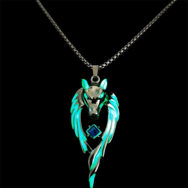 Fashion Wolf Pendant Necklaces for Men Glow Domineering Animal Vintage Chain Glowing Necklace Punk Hiphop Jewelry Accessories
